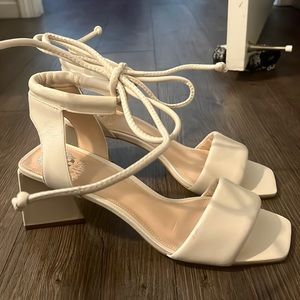 Vince Camuto Block White Tie Up heels